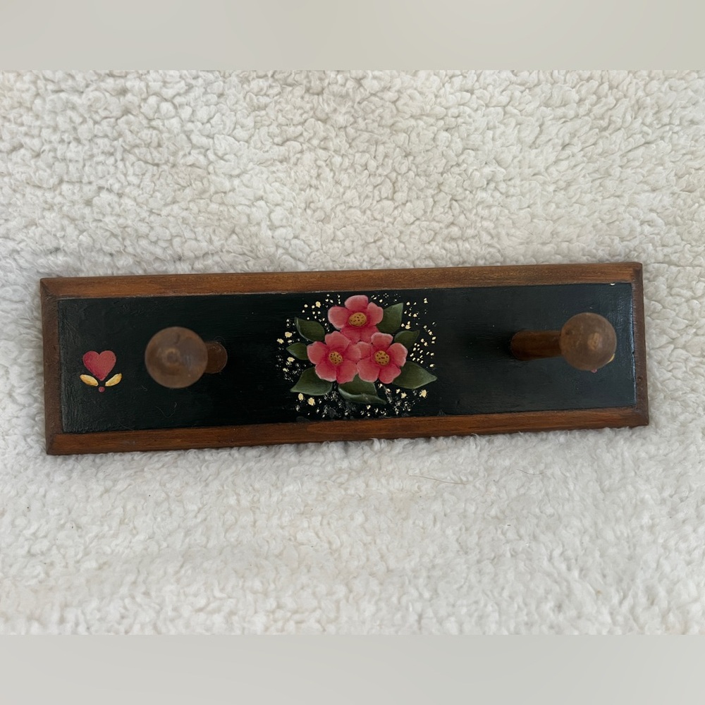 Vtg Hand Painted Wood Wall Hook Rack Blk w/pink flowers, Cottage Core